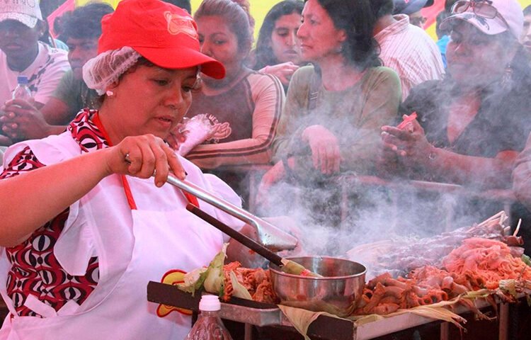 Platos que no debes dejar de probar en octubre durante la Procesión del Señor de Los Milagros en Lima