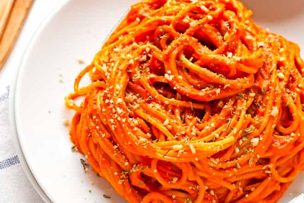 Tallarines en salsa de ají