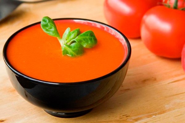 Recetas clásicas de la cocina Española: Gazpacho Andaluz, Tortilla española, Croquetas y Paella Valenciana